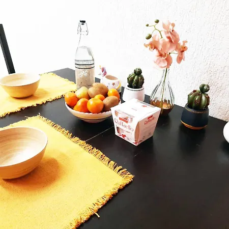 Homestay Jolie -appart Partage- Centre - 5 Min Gare & Lac - Gratuit- Wifi, Petit Dej, Serviettes, Velos *